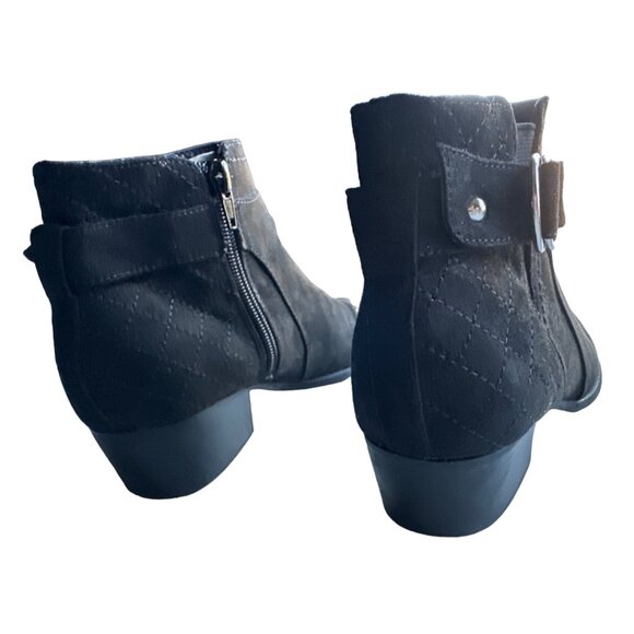 Unisa Unpiera Black Ankle Bootie Faux Suede Side Zip Silver Hardware Size 7.5 - Picture 5 of 11